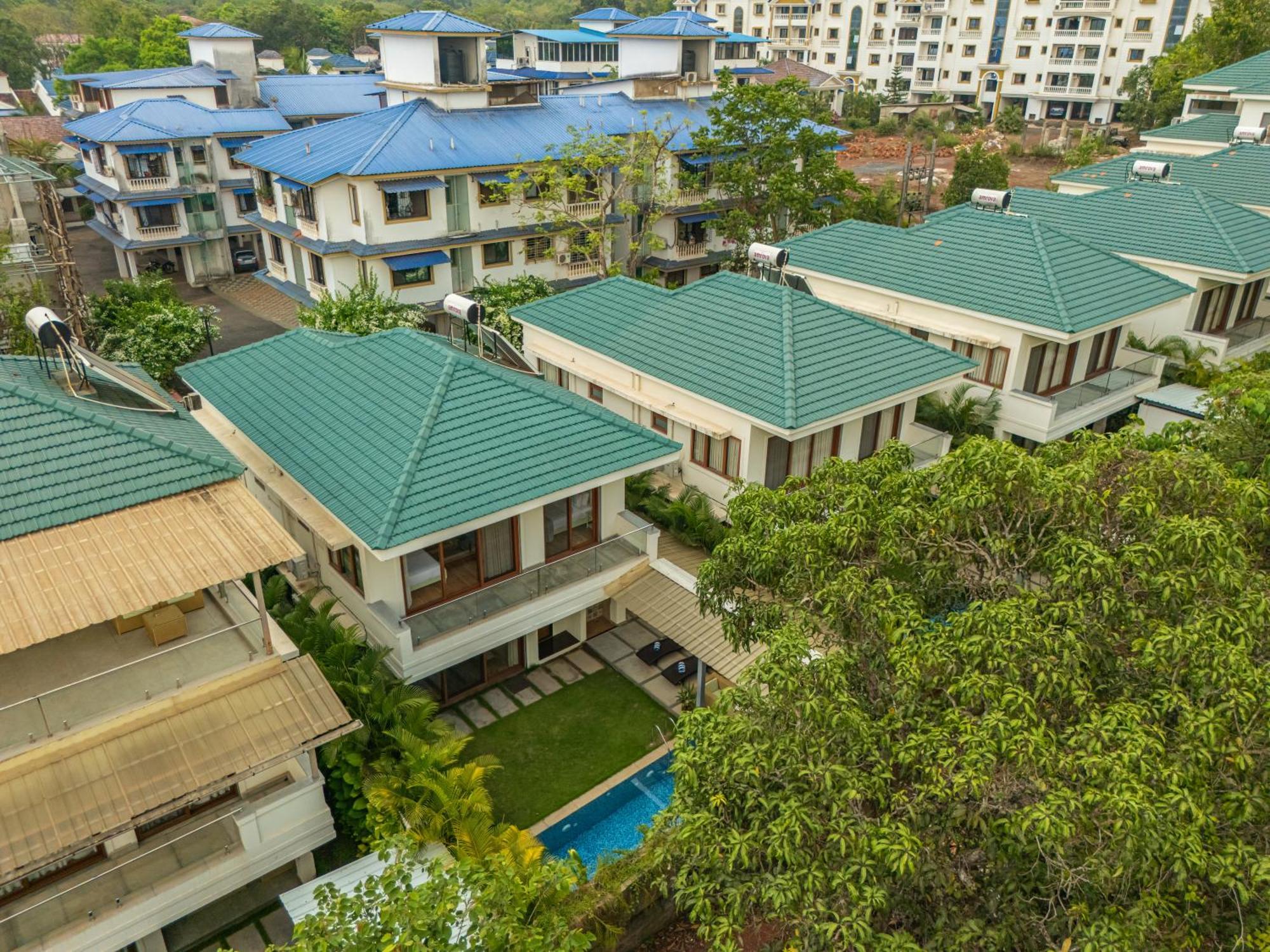 Elivaas 3 Bhk With Pvt Pool - Azalea Villa ชิโวลิม ภายนอก รูปภาพ