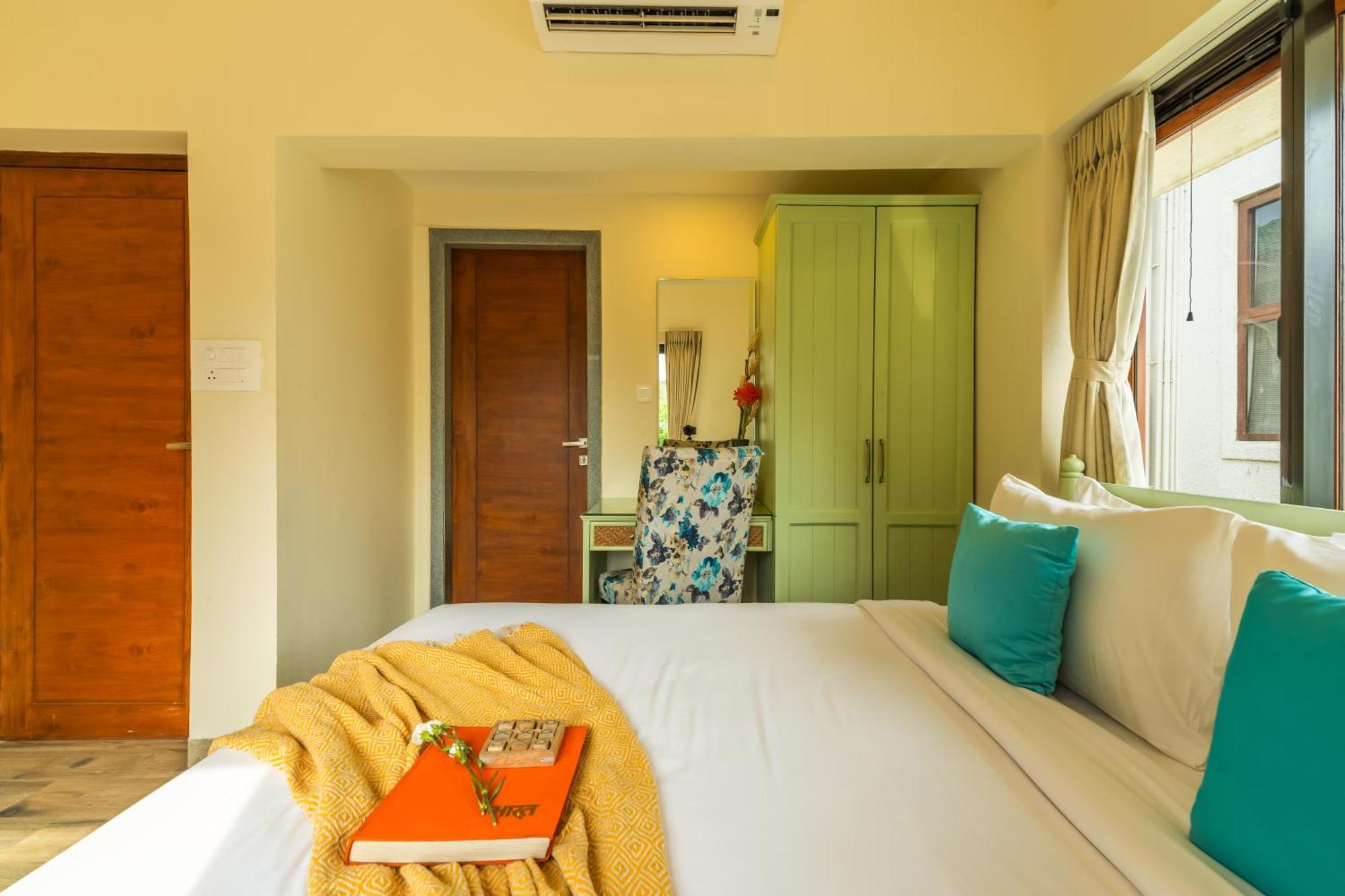 Elivaas 3 Bhk With Pvt Pool - Azalea Villa ชิโวลิม ภายนอก รูปภาพ