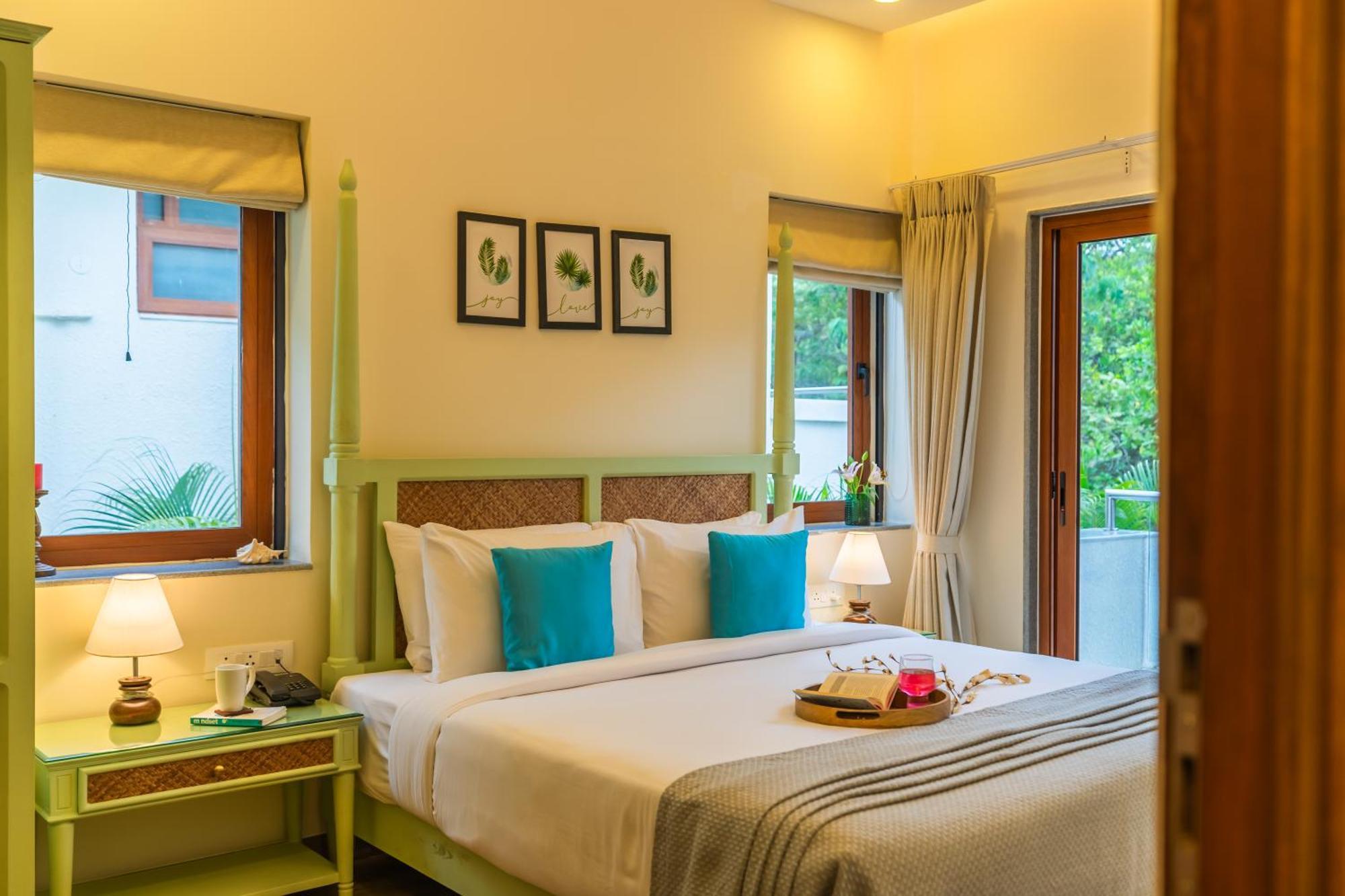 Elivaas 3 Bhk With Pvt Pool - Azalea Villa ชิโวลิม ภายนอก รูปภาพ