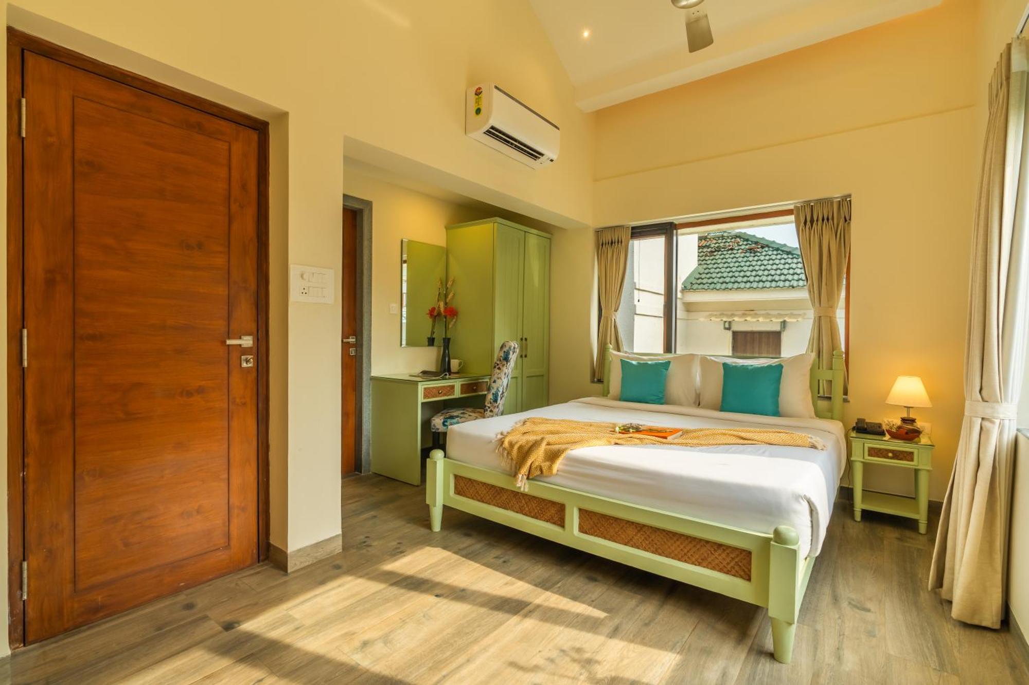 Elivaas 3 Bhk With Pvt Pool - Azalea Villa ชิโวลิม ภายนอก รูปภาพ