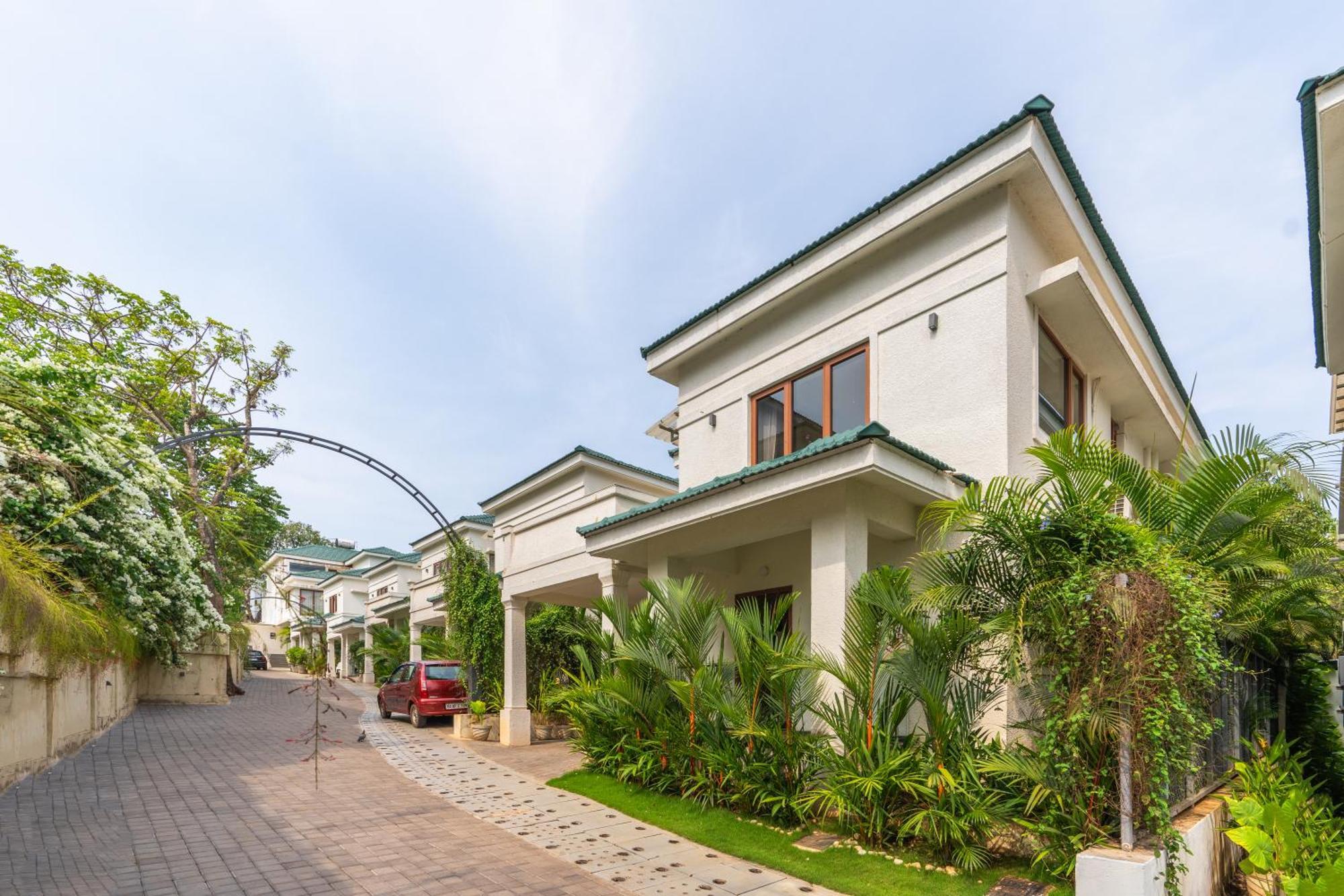 Elivaas 3 Bhk With Pvt Pool - Azalea Villa ชิโวลิม ภายนอก รูปภาพ